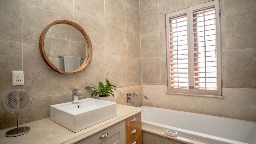 4 Bedroom Property for Sale in The Coves North West